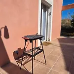 - Maisonnette Climatisee Avec Terrasse Et Parking - A Pied Apartment