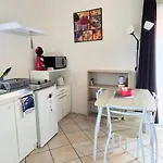 Apartment - Maisonnette Climatisee Avec Terrasse Et Parking - A Pied Le Barcarès